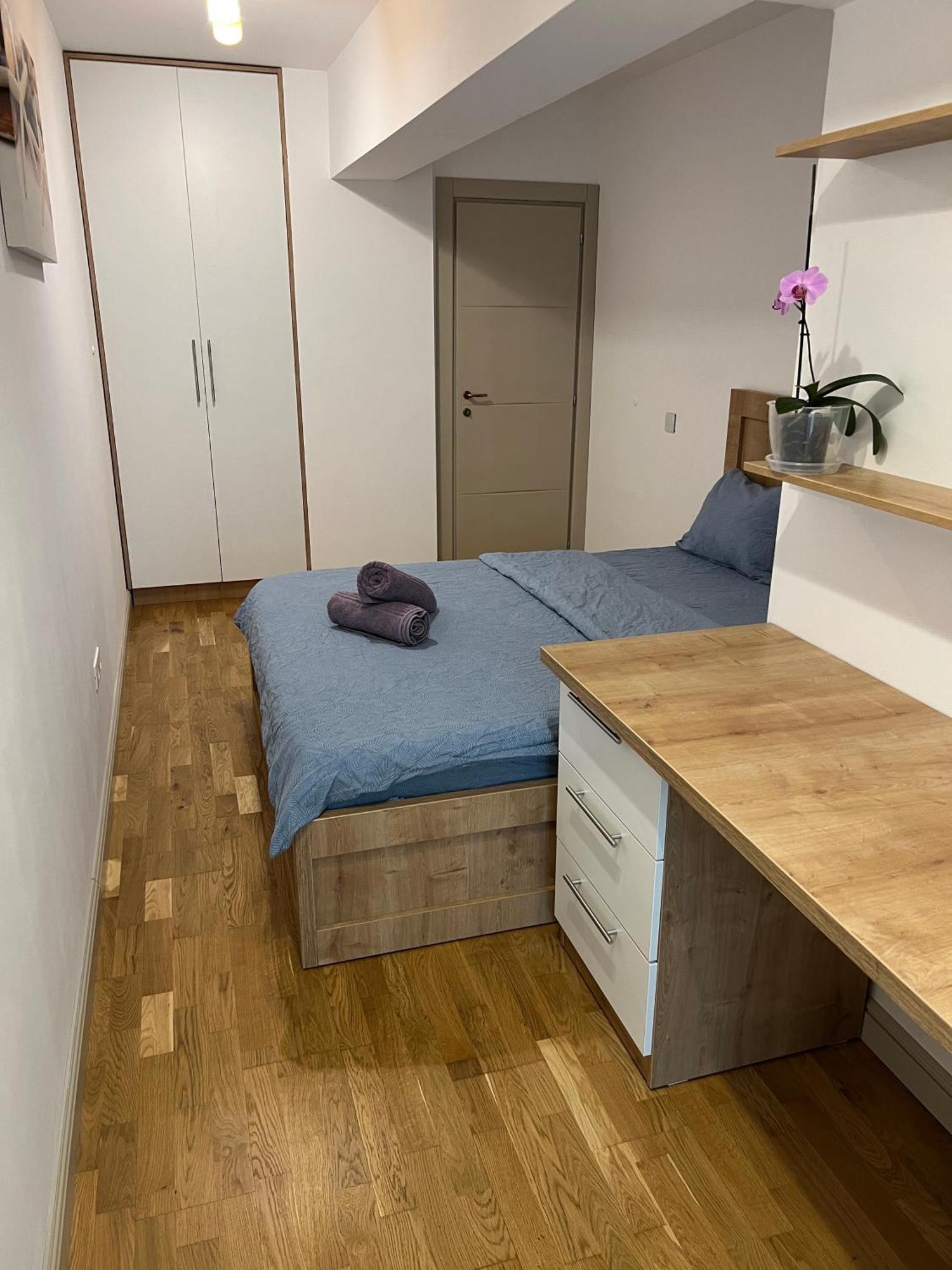 Airport Flyhub Chic Apartment Iasi Exterior foto